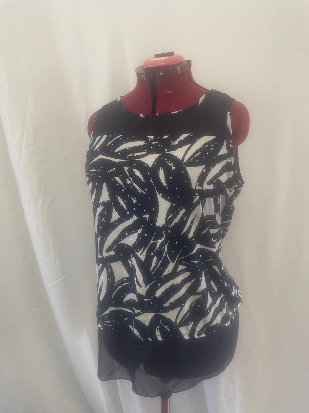Sleeveless navy & White Printed Women's Top